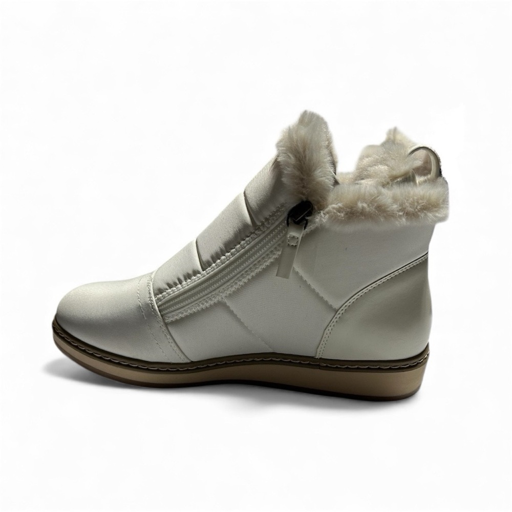 ❄️ White Mountain Taurus Bootie | Faux Fur + Water Resistant | Size 7 - Picture 3 of 13